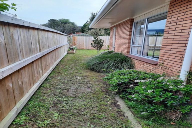 Photo of property in 2/60 Aurea Avenue, Pakuranga, Auckland, 2010