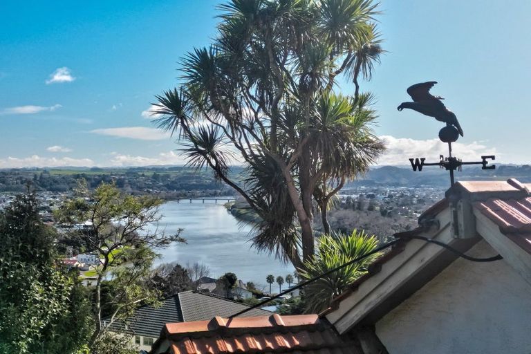 Photo of property in 11 Hipango Terrace, Durie Hill, Whanganui, 4500