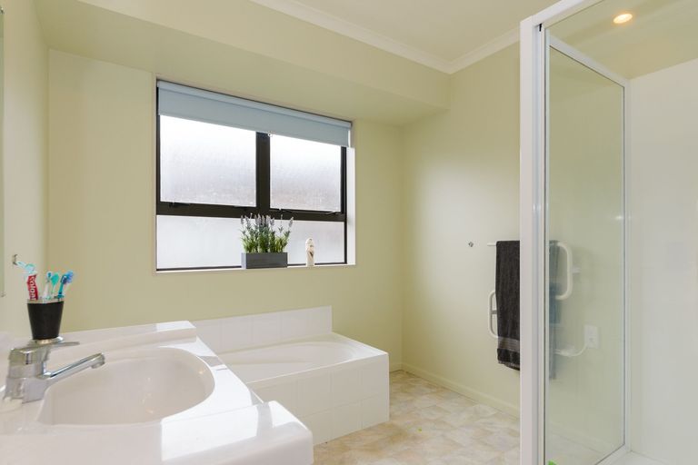 Photo of property in 14 Woodgate Court, Fitzherbert, Palmerston North, 4410