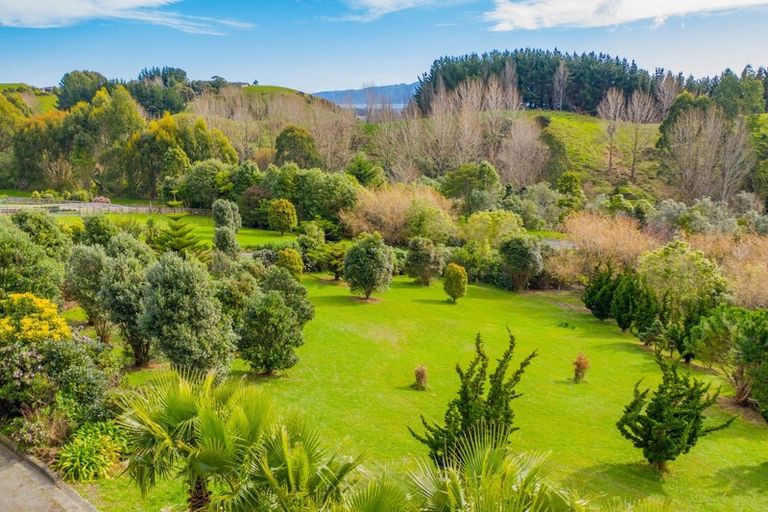 Photo of property in 28 Aston Road, Waikanae, 5391