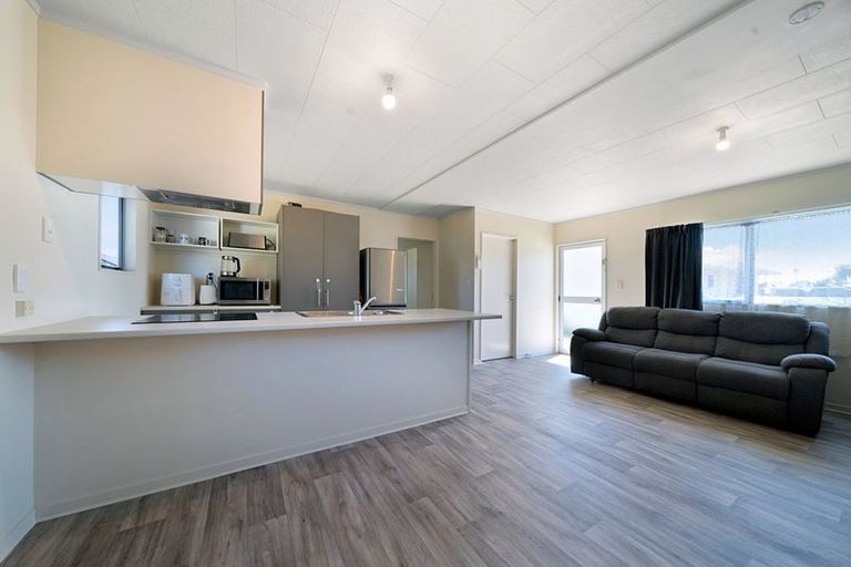 Photo of property in 12b Sturges Road, Henderson, Auckland, 0612