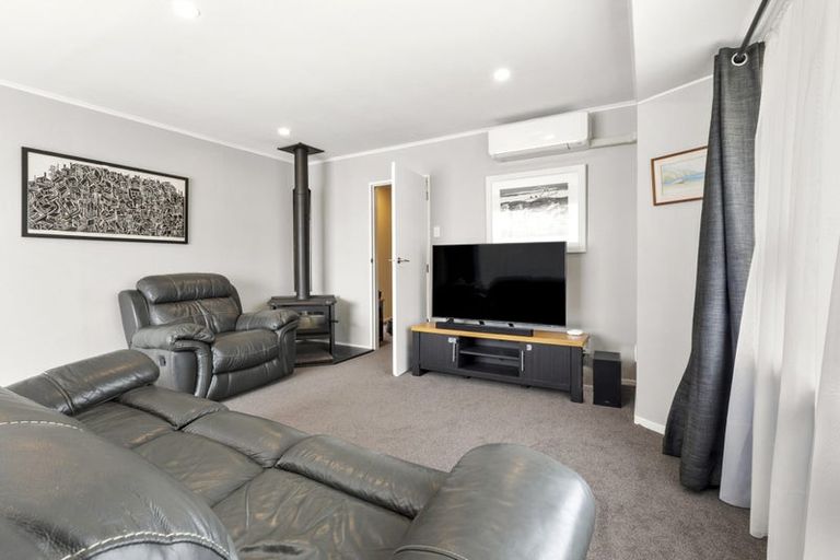 Photo of property in 5 Colorado Grove, Brooklyn, Wellington, 6021