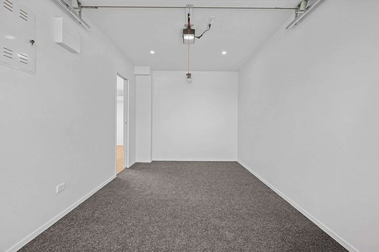 Photo of property in 22c Justamere Place, Weymouth, Auckland, 2103