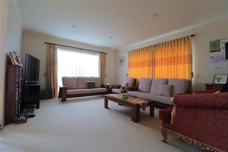 Photo of property in 22 Maybole Drive, Flat Bush, Auckland, 2016