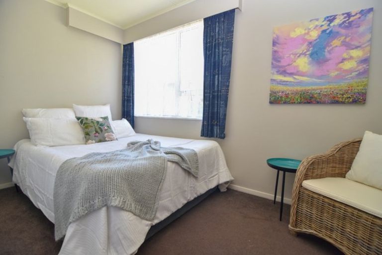 Photo of property in 27 Diamond Street, Carterton, 5713