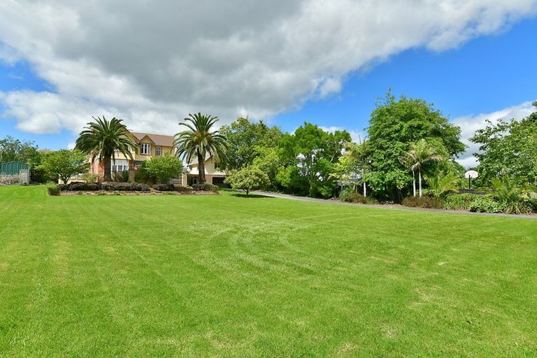 Photo of property in 141 Whangaparaoa Road, Red Beach, 0932