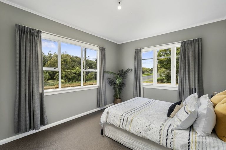 Photo of property in 120 Huatoki Street, Frankleigh Park, New Plymouth, 4310