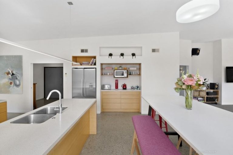 Photo of property in 30 Jordan Street, Owhiro Bay, Wellington, 6023