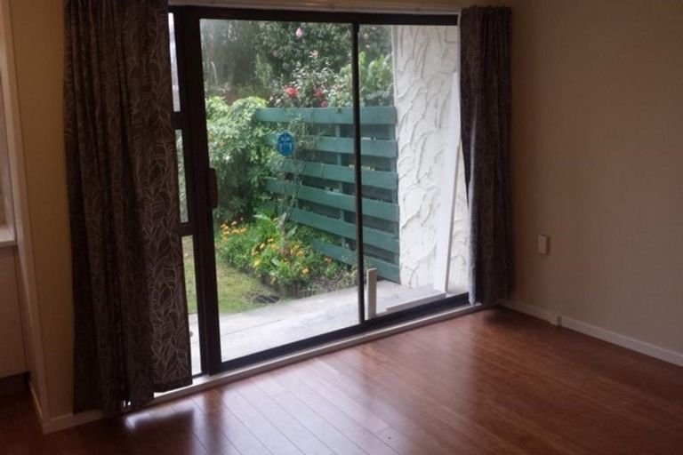 Photo of property in 5/550 Glenfield Road, Glenfield, Auckland, 0629