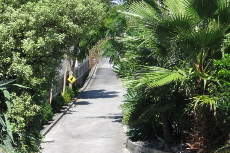 Photo of property in 18a Beulah Avenue, Rothesay Bay, Auckland, 0630