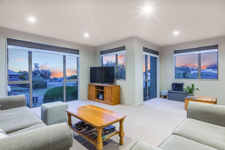 Photo of property in 1 Milford Street, Aotea, Porirua, 5024