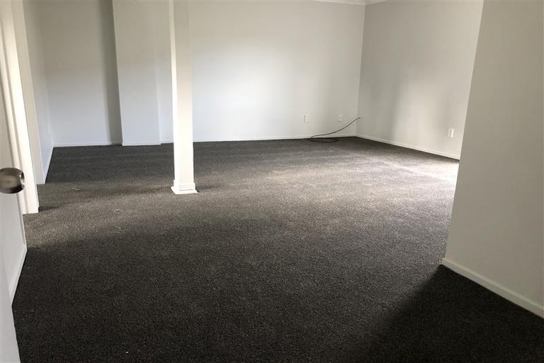 Photo of property in 108 Te Atatu Road, Te Atatu South, Auckland, 0610