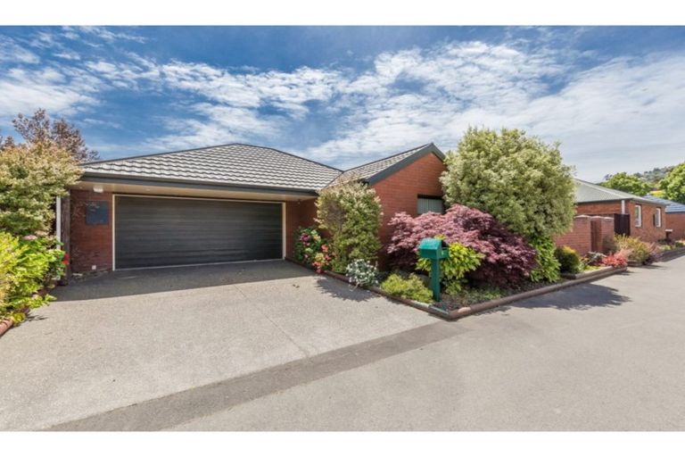 Photo of property in 6 Oakview Lane, Cashmere, Christchurch, 8022