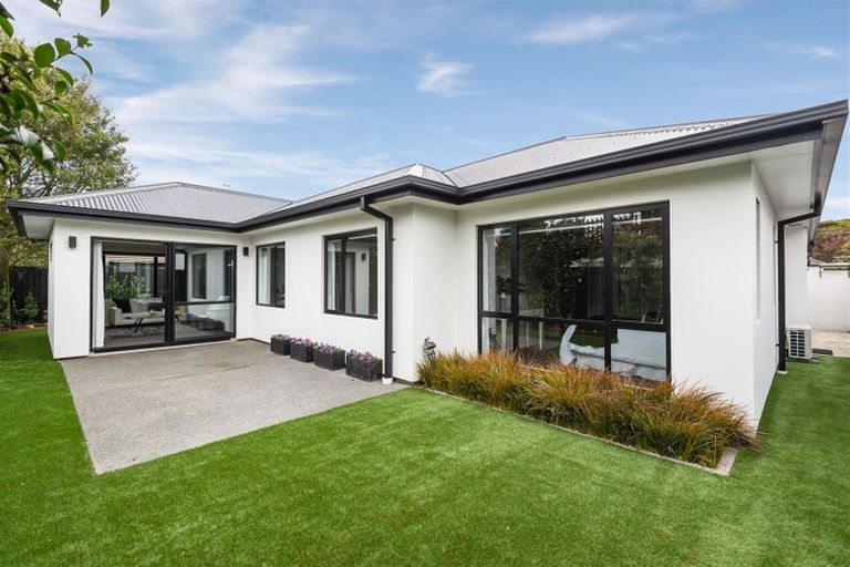 Photo of property in 25d Plynlimon Road, Fendalton, Christchurch, 8052