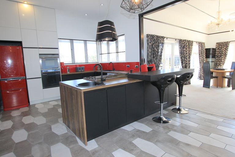 Photo of property in 37 Muller Road, Blenheim, 7201