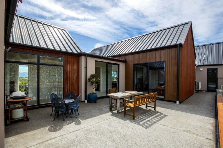 Photo of property in 21 Dry Hills Lane, Riverlands, 7274