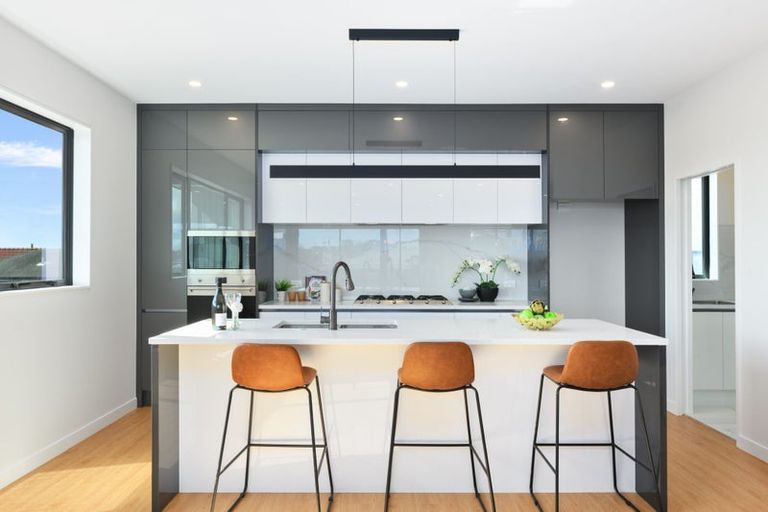 Photo of property in 5 Eric Gifford Drive, Ranui, Auckland, 0612