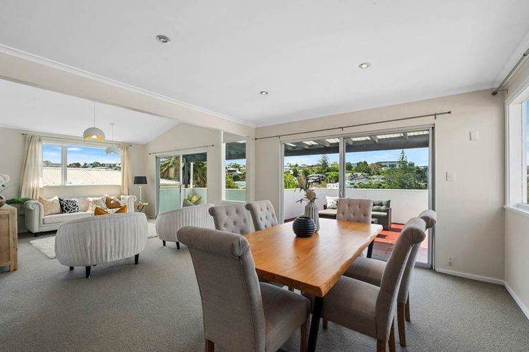 Photo of property in 1/52 Beulah Avenue, Rothesay Bay, Auckland, 0630