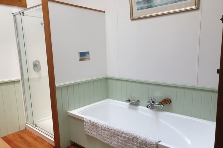 Photo of property in 8 Campbell Drive, Martinborough, 5711