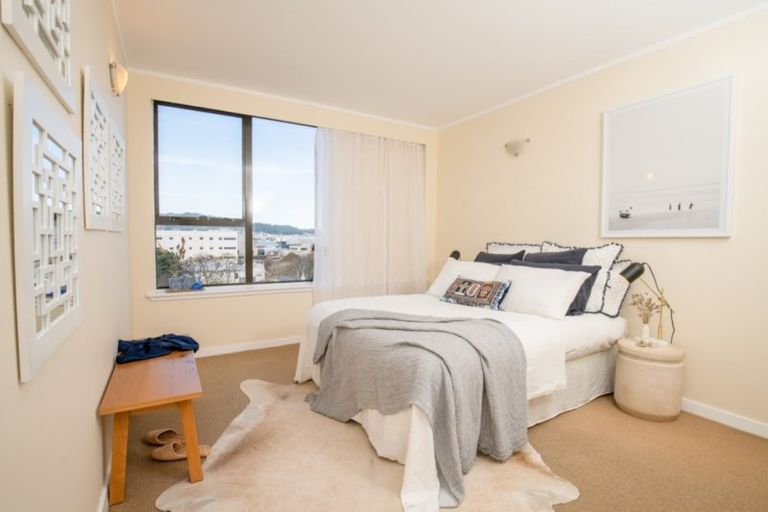 Photo of property in Hobson Court Flats, 55/70 Hobson Street, Thorndon, Wellington, 6011
