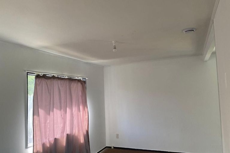 Photo of property in 198 Solar Road, Glen Eden, Auckland, 0602