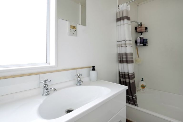 Photo of property in 2/39 Roto Street, Tahunanui, Nelson, 7011