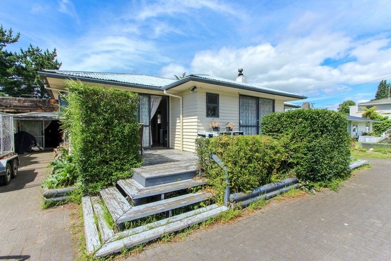 Photo of property in 40 Fairview Road, Western Heights, Rotorua, 3015