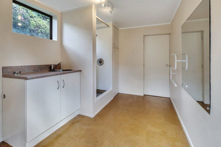 Photo of property in 4 Evelyn Road, Cockle Bay, Auckland, 2014