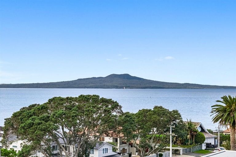Photo of property in 7a Audrey Road, Takapuna, Auckland, 0620