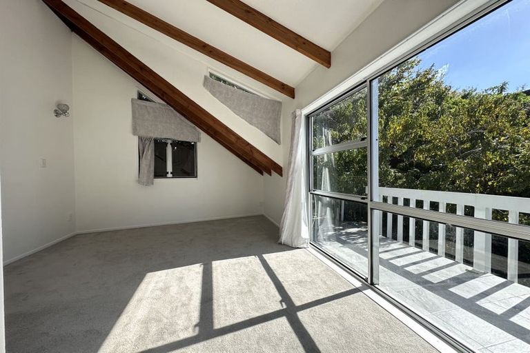 Photo of property in 195 West Harbour Drive, West Harbour, Auckland, 0618