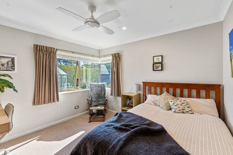 Photo of property in 4 Lamont Place, Waikanae, 5036