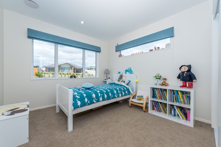 Photo of property in 6 Lockyer Road, Kumeu, 0810
