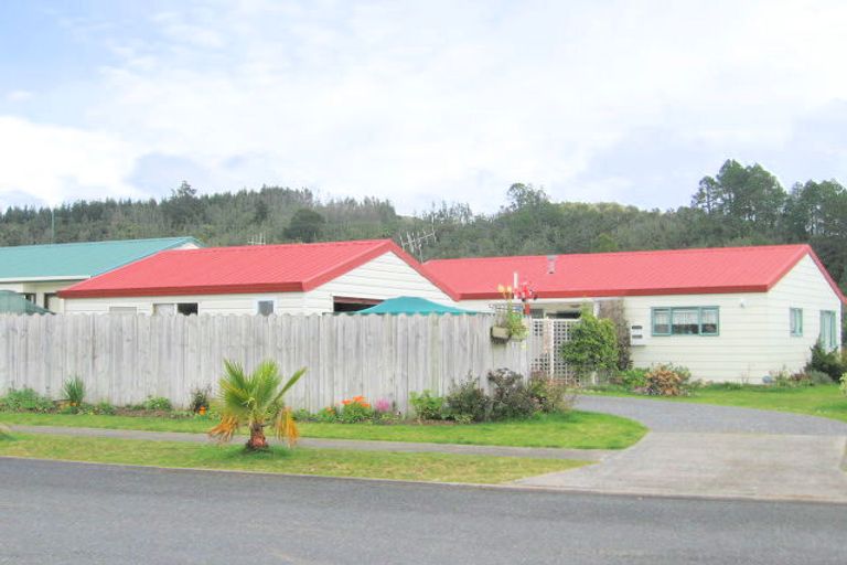 Photo of property in 132 Sharyn Place, Whangamata, 3620