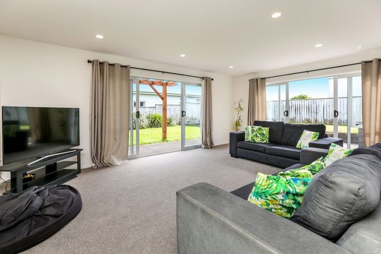 Photo of property in 49 Cumming Street, Okato, 4335