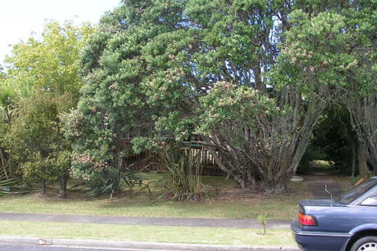 Photo of property in 2/5 Park Avenue, Northcote, Auckland, 0626