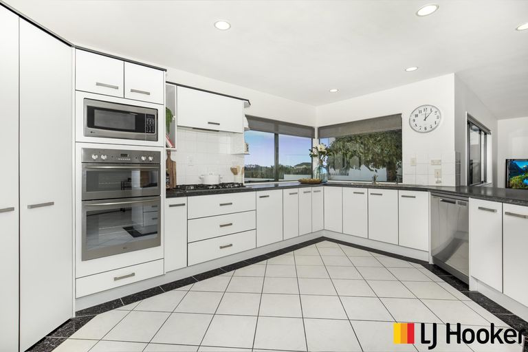 Photo of property in 82 Glenross Drive, Wattle Downs, Auckland, 2103