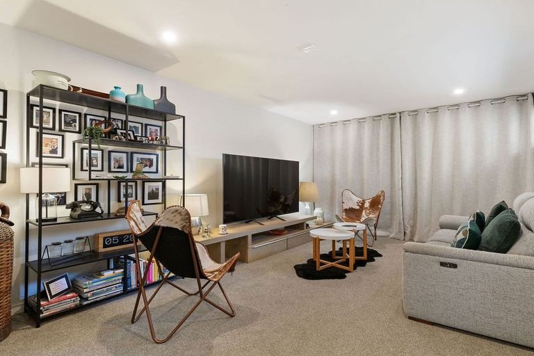 Photo of property in 33 Ryan Loop, Jacks Point, 9371