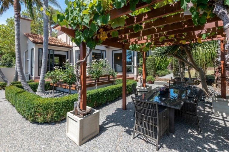 Photo of property in 5 Brooke Ridge Rise, East Tamaki Heights, Auckland, 2016