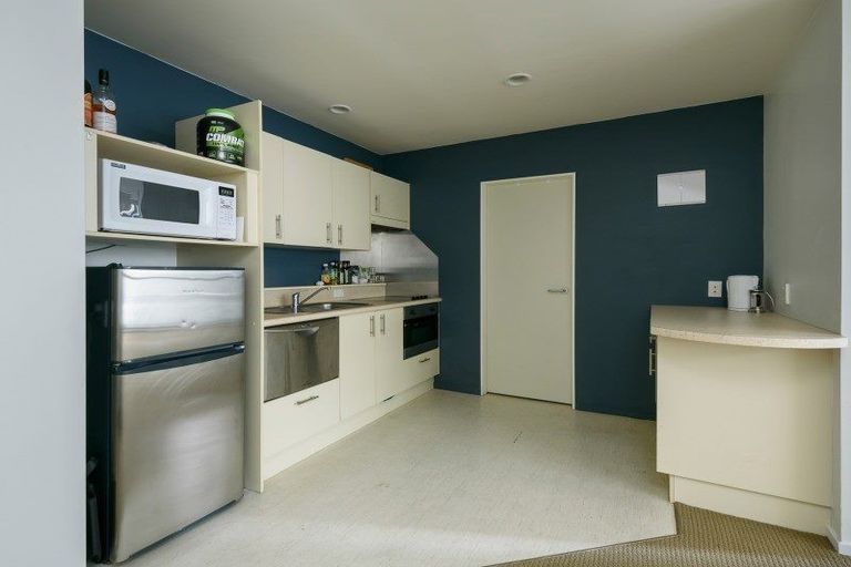 Photo of property in Terrace Heights Apartments, 2/163p The Terrace, Wellington Central, Wellington, 6011