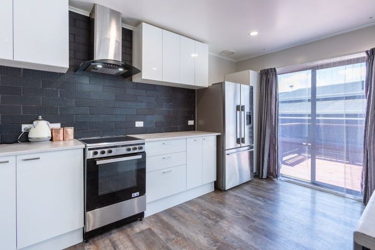 Photo of property in 61 Burgoyne Street, Woodville, 4920