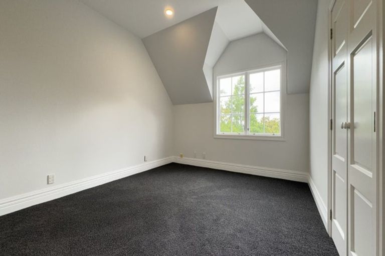 Photo of property in 14 Amreins Road, Waitakere, Henderson, 0782