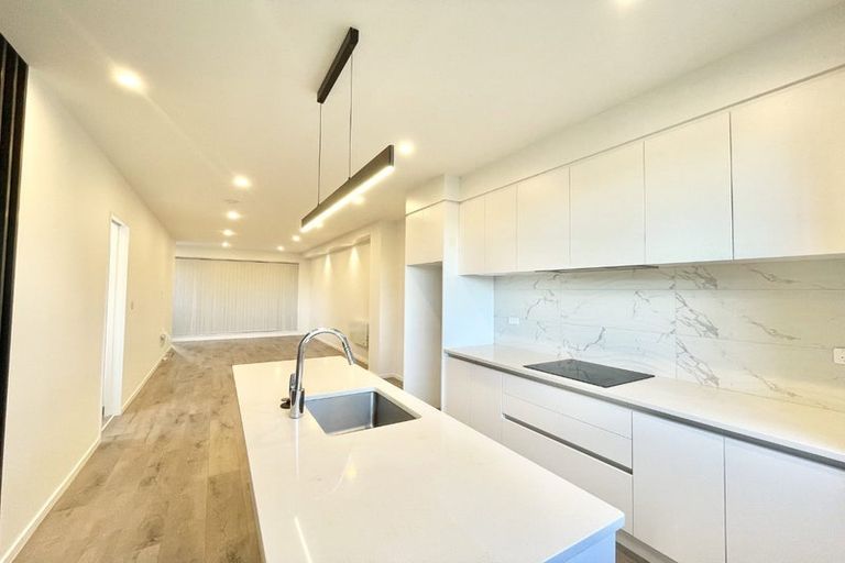 Photo of property in 15/54 Taharoto Road, Takapuna, Auckland, 0622
