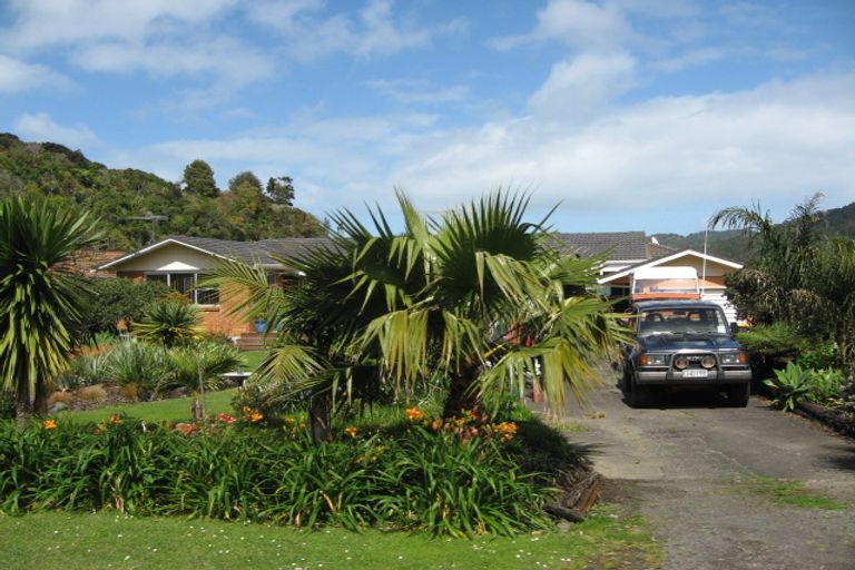 Photo of property in 13 Foster Avenue, Huia, Auckland, 0604