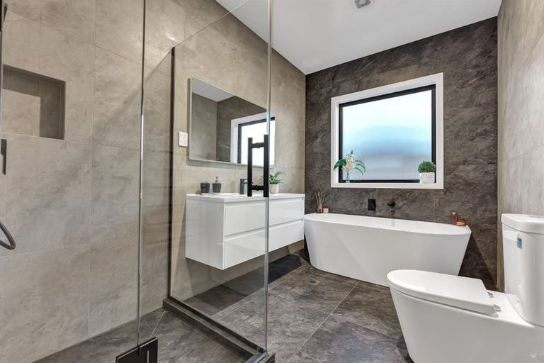 Photo of property in 12 Cutfield Lane, Kumeu, 0810