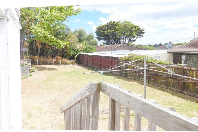 Photo of property in 1/41 Koromiko Street, New Lynn, Auckland, 0600