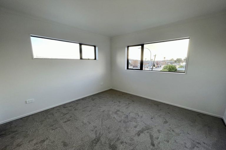 Photo of property in 65c Manuroa Road, Takanini, 2112