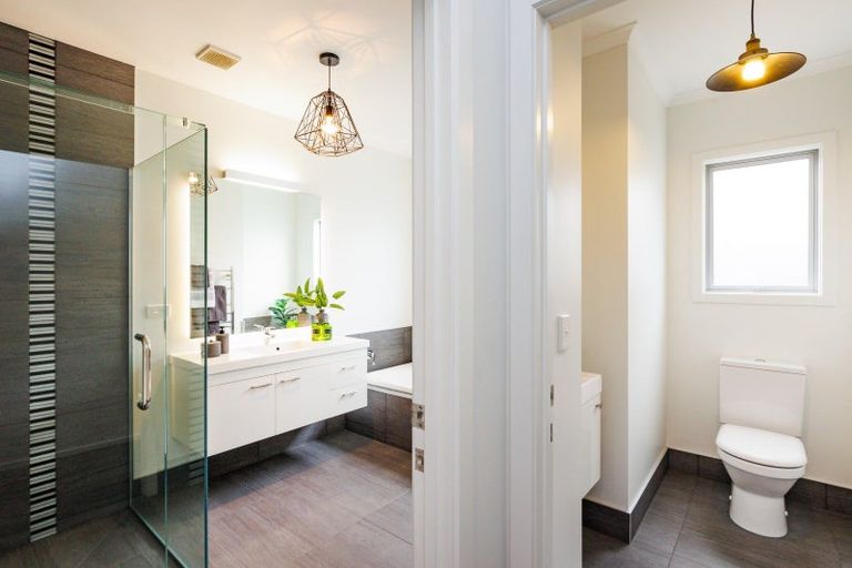 Photo of property in 1 Montgomery Terrace, Hokowhitu, Palmerston North, 4410