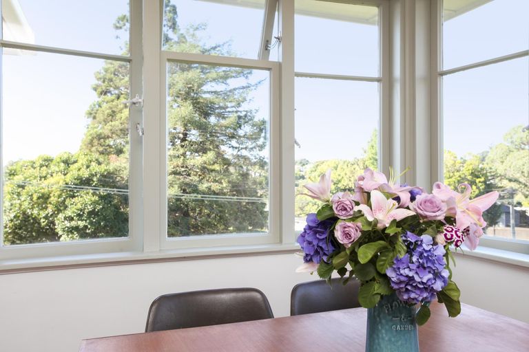 Photo of property in 60 Derwent Crescent, Titirangi, Auckland, 0604