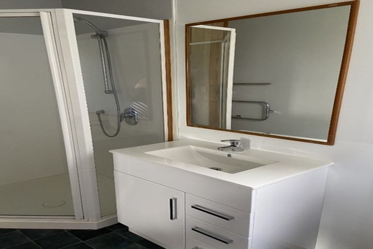 Photo of property in 30 Kewa Road, Albany Heights, Auckland, 0632