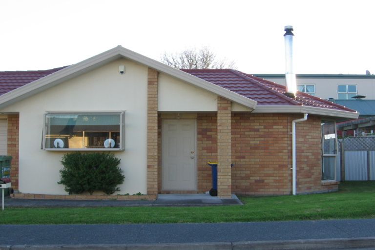 Photo of property in 1 Swanson Oaks, Swanson, Auckland, 0612